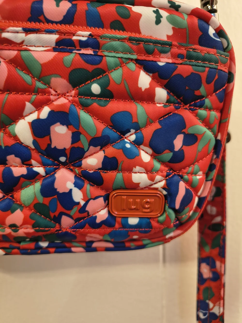 lug Roundabout XL Quilted Poppy Multicolor Crossbody Belt Bag Wristlet - Picture 5 of 5